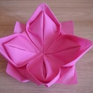 Pliage serviette en fleur de lotus