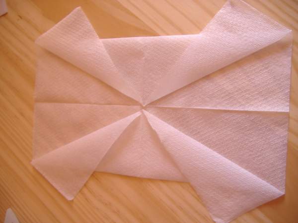 Pliage de serviette en papier en forme de papillon