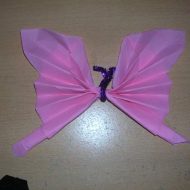 Pliage serviette papier papillon