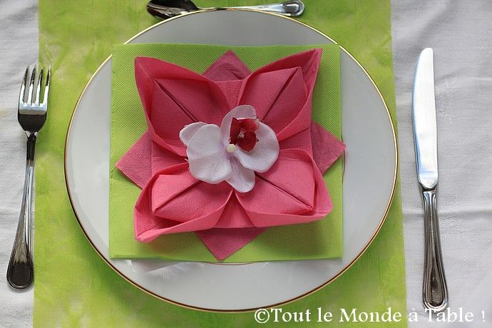 Serviette de table pliage fleur de lotus